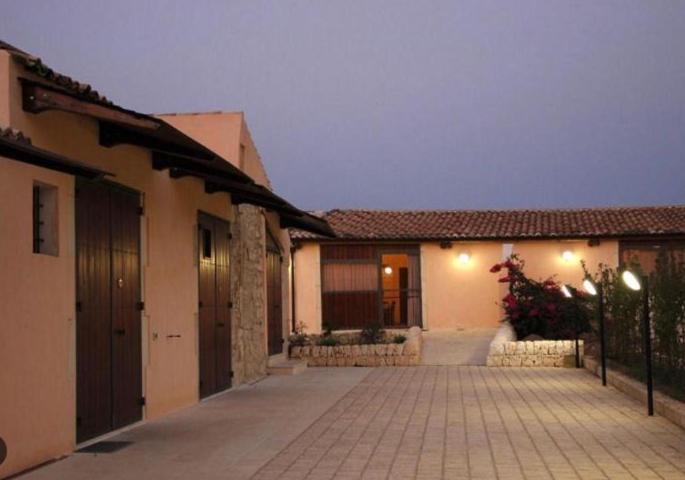 Villa Agriturismo La Fiumara Noto Exterior foto